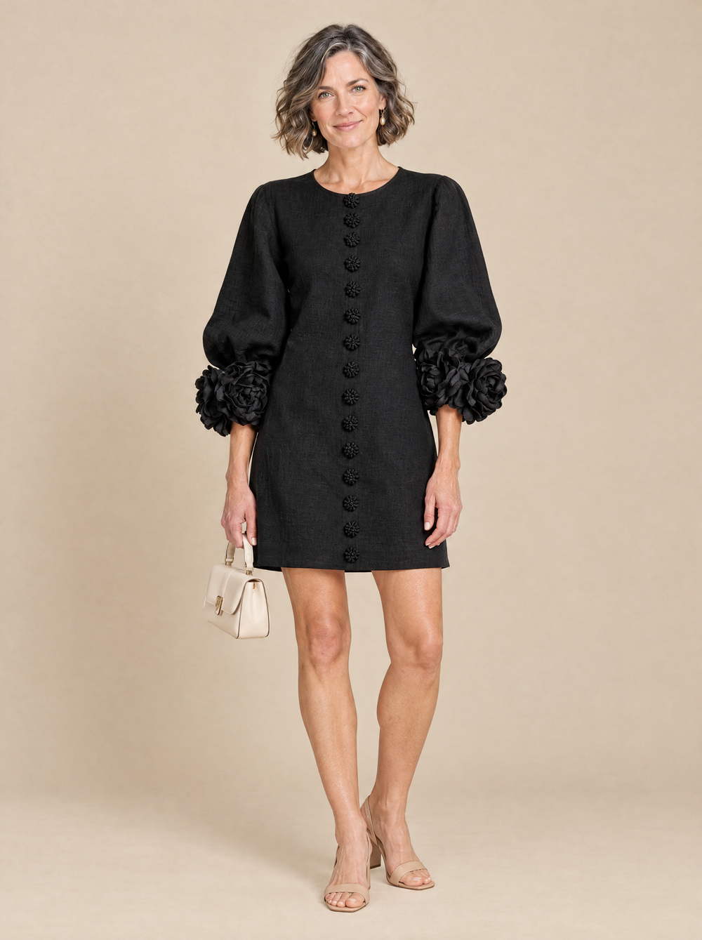 Vestido Corto con Botones de Flor Celia – Negro