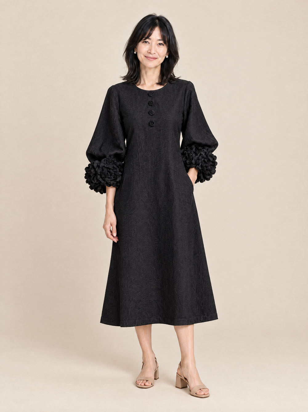 Vestido Midi con Puños de Rosa Julieta – Negro