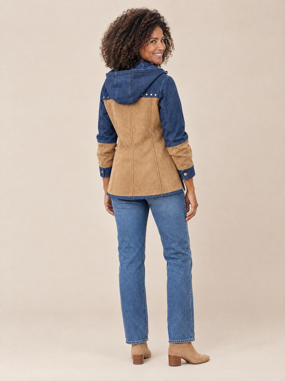 Chaqueta con Capucha Bicolor Marino y Camel Noelia – Espalda